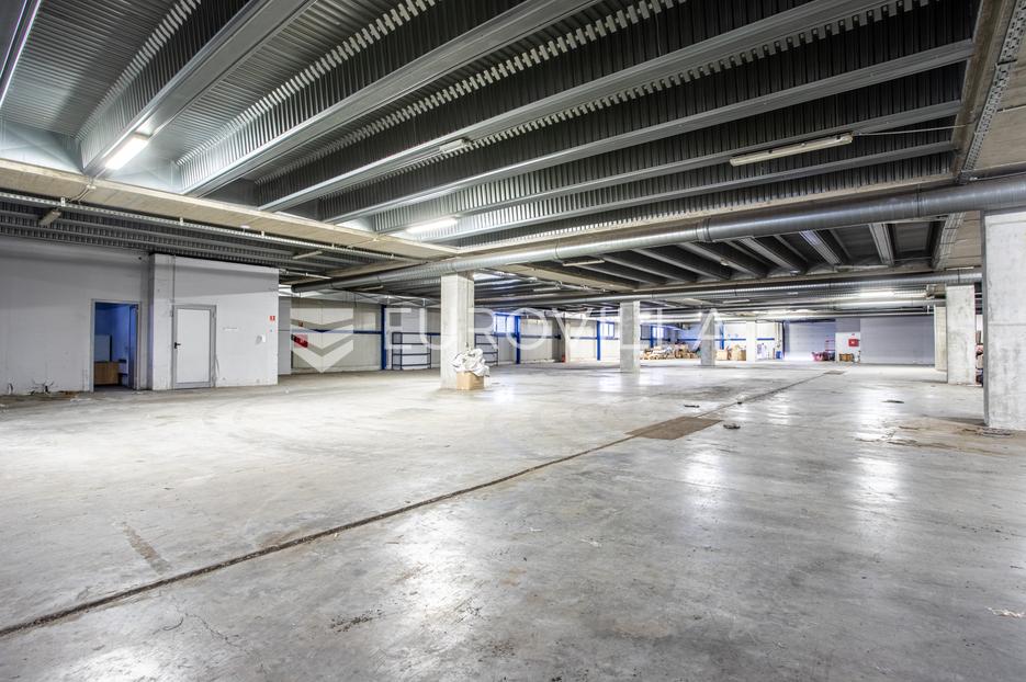 Locaux commerciaux À vendre -  Dugopolje