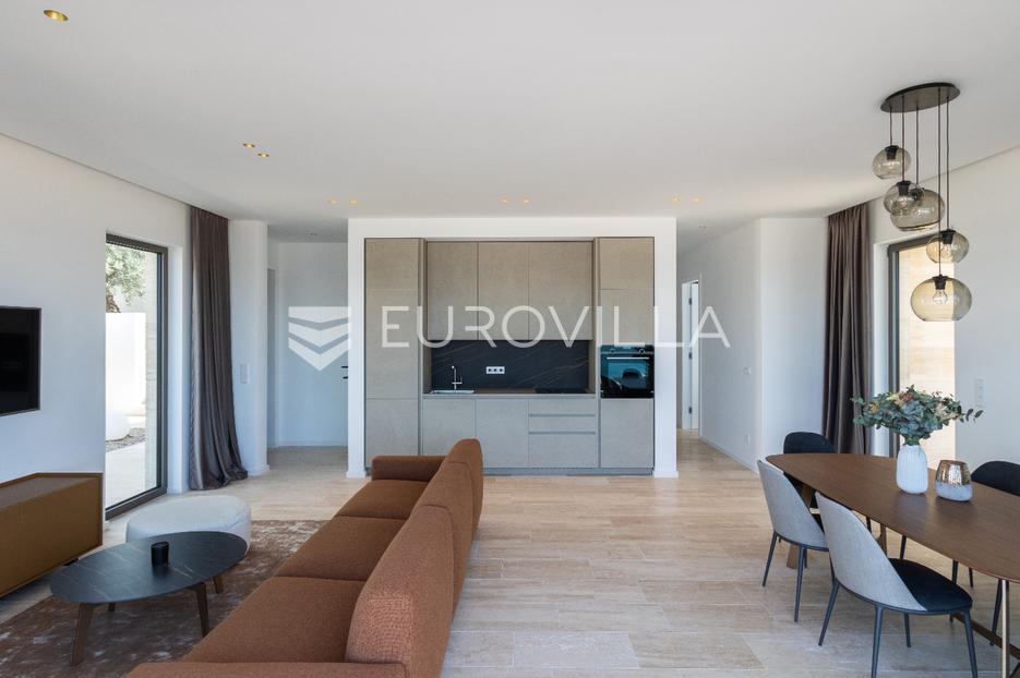 House For sale -  Tkon