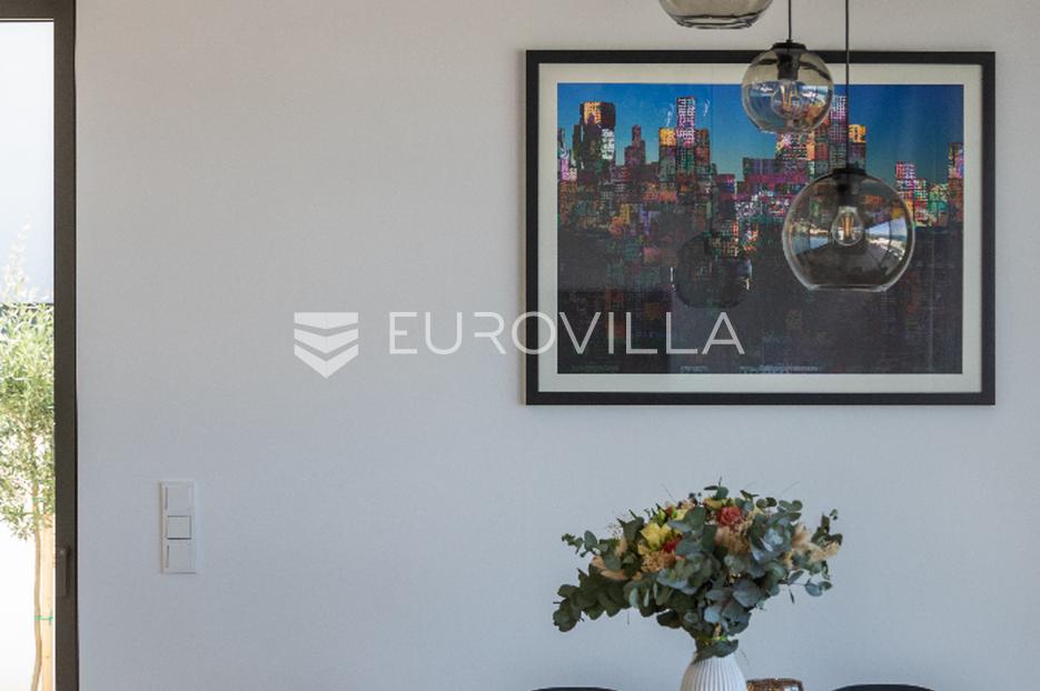 House For sale -  Tkon