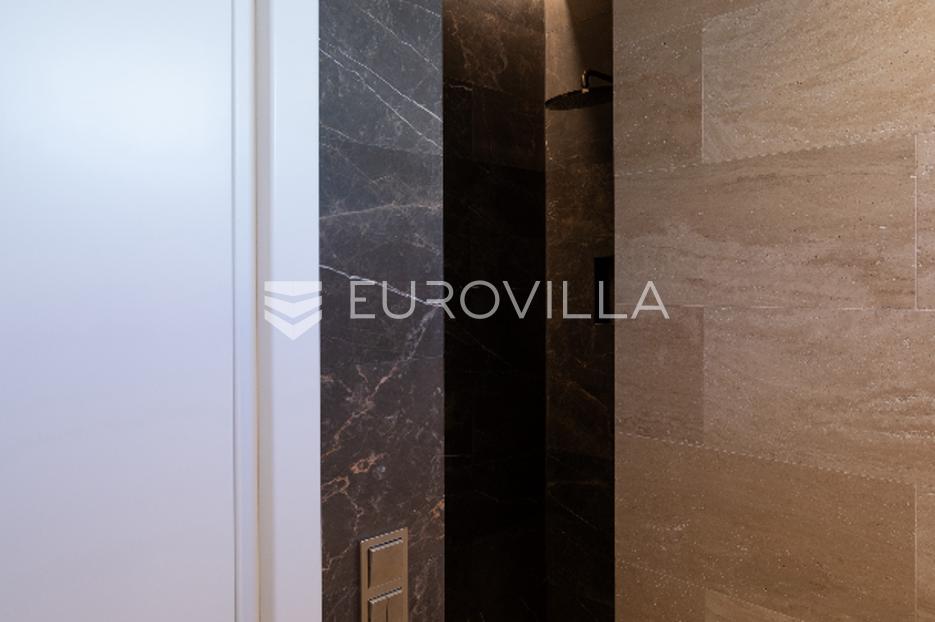 House For sale -  Tkon