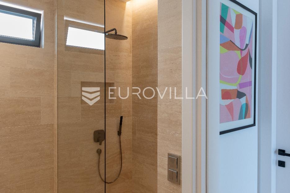 House For sale -  Tkon
