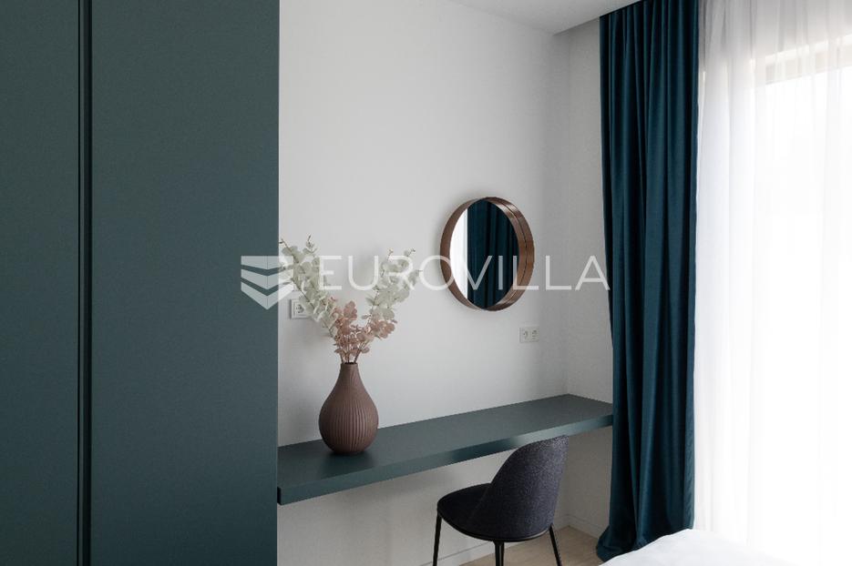 House For sale -  Tkon