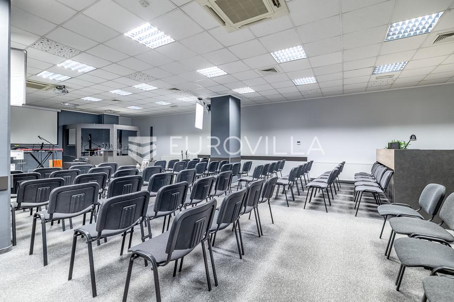 Gewerbefläche Zu verkaufen Rudeš