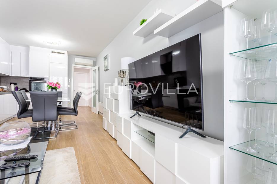 Flat For sale - Splitsko-dalmatinska Makarska