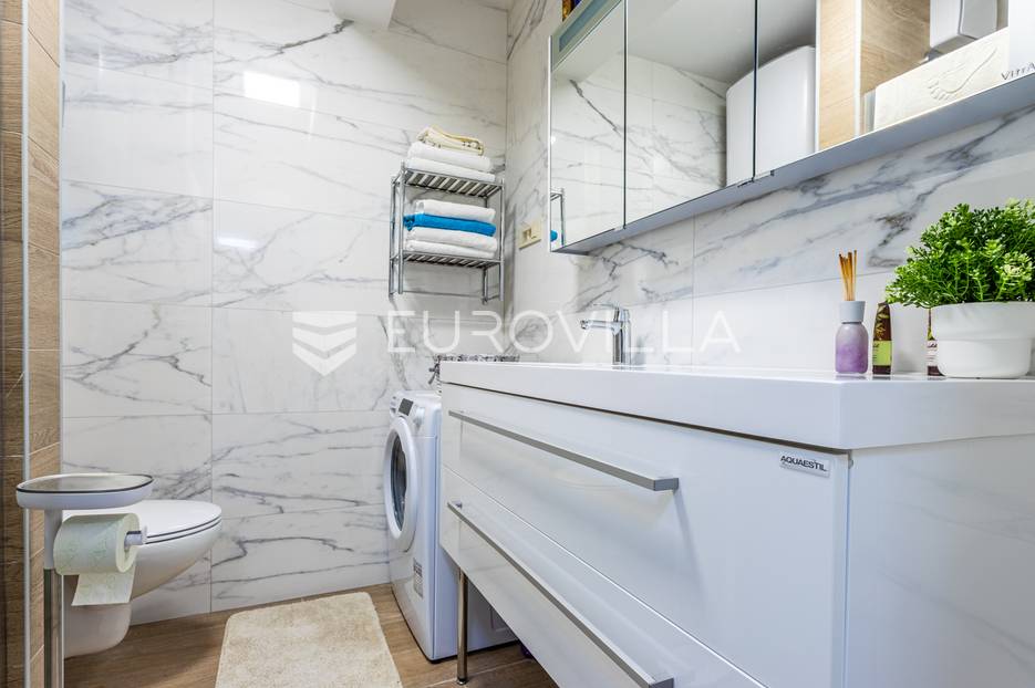 Flat For sale - Splitsko-dalmatinska Makarska