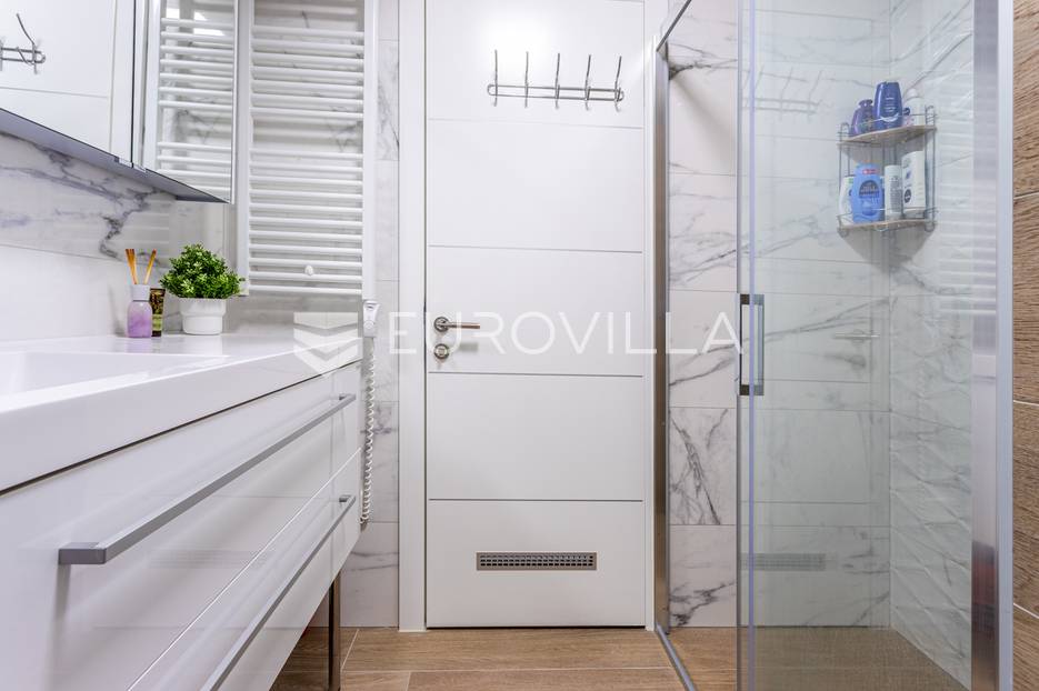 Flat For sale - Splitsko-dalmatinska Makarska