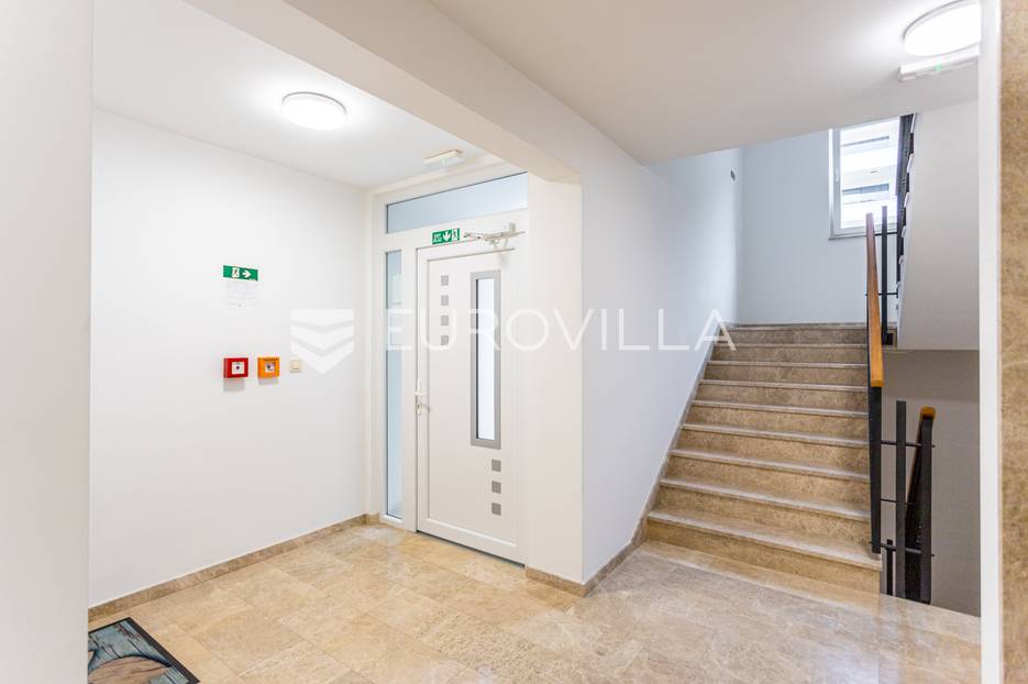 Flat For sale - Splitsko-dalmatinska Makarska