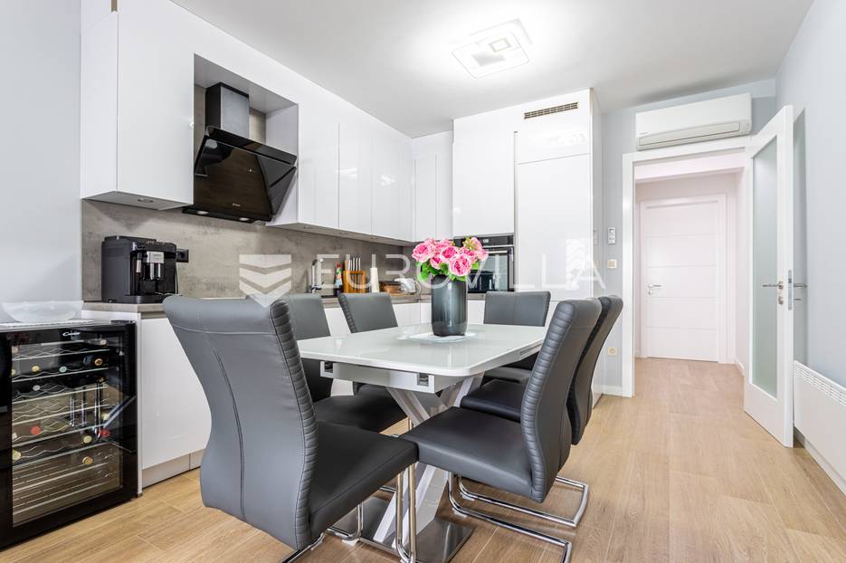 Flat For sale - Splitsko-dalmatinska Makarska