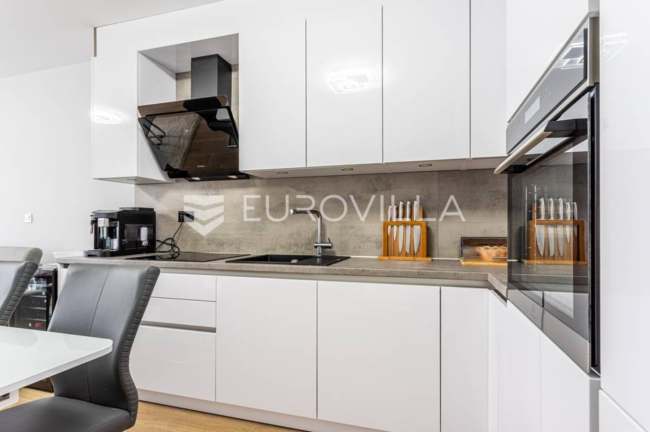 Flat For sale - Splitsko-dalmatinska Makarska