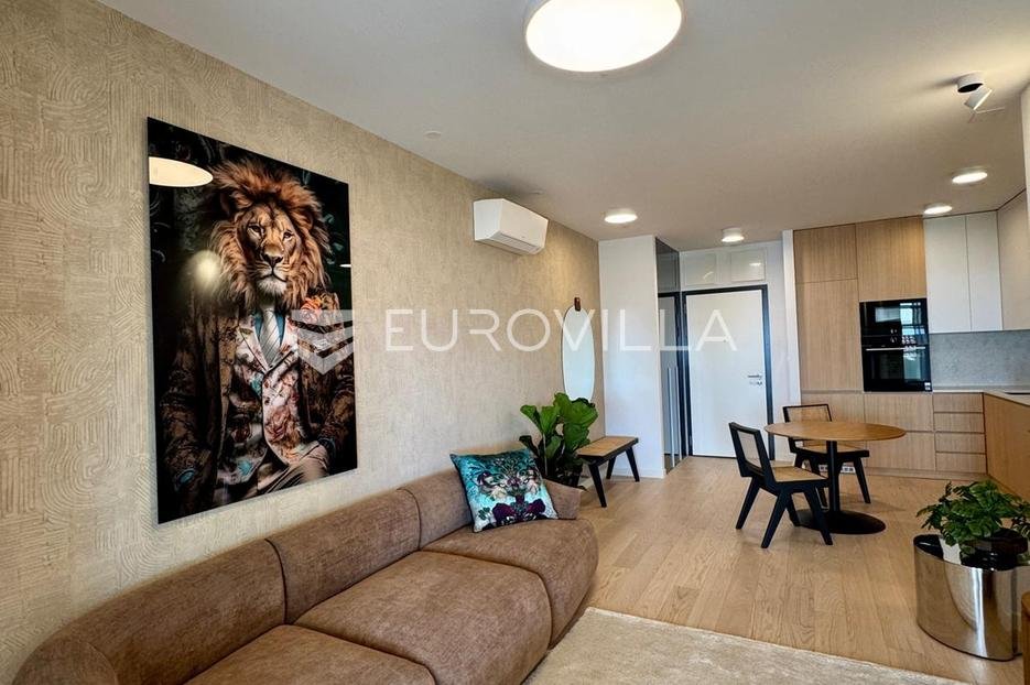 Flat For rent - Splitsko-dalmatinska Split
