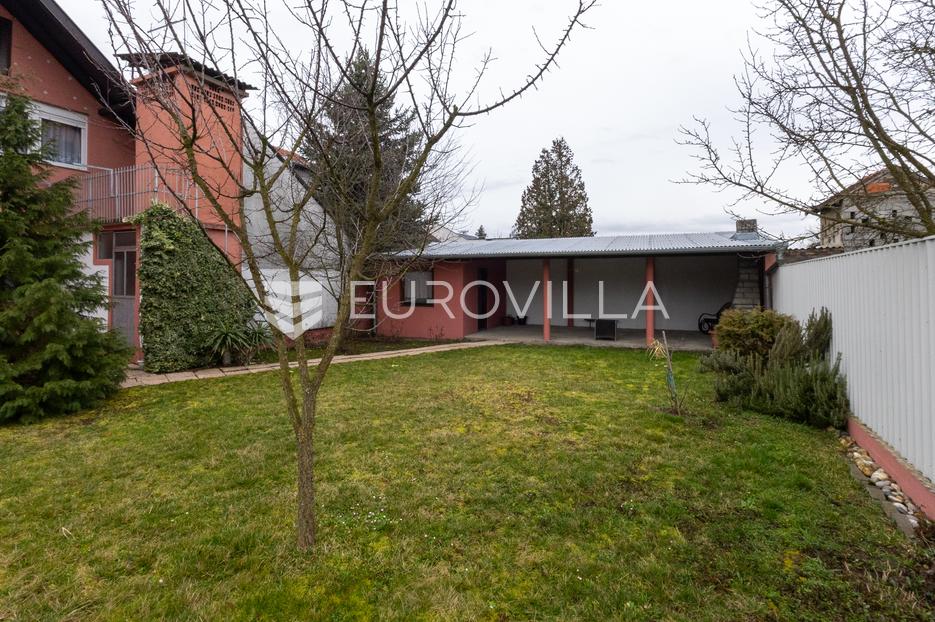 Maison À vendre -  Slavonski Brod