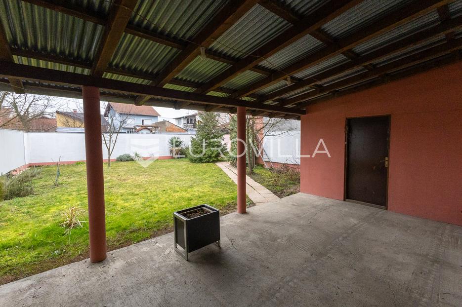 Maison À vendre -  Slavonski Brod