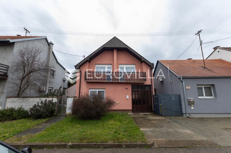 Maison À vendre -  Slavonski Brod