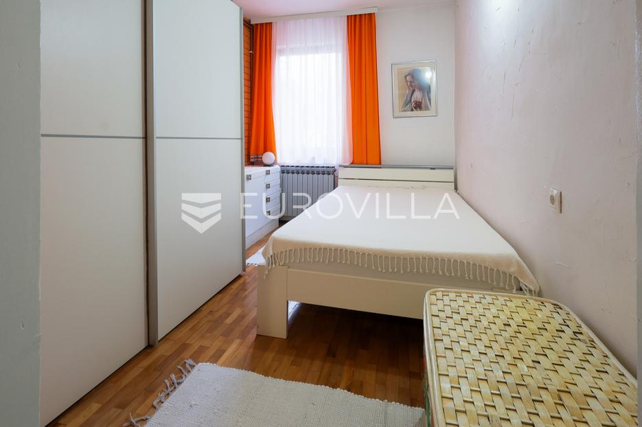 Maison À vendre -  Slavonski Brod