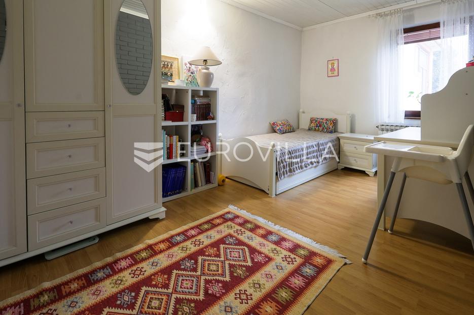 Maison À vendre -  Slavonski Brod