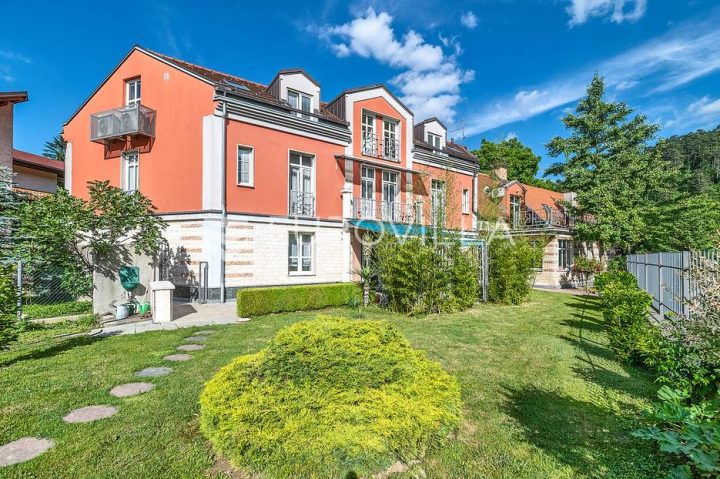 House for sale 588 m² – Centar
