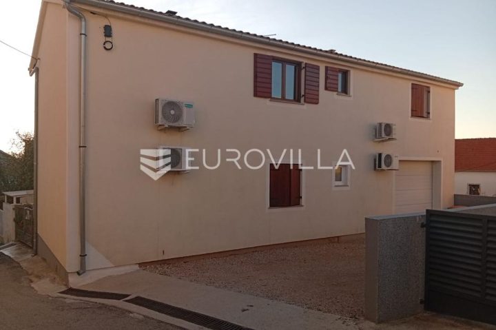 House for sale 220 m² – Sveti Filip I Jakov