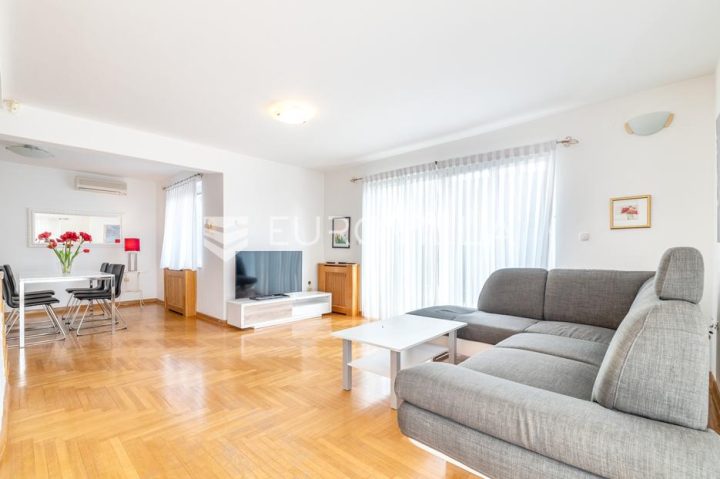 Casa in vendita 200 m² – Šestine