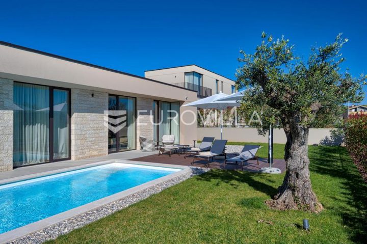 Dom na sprzedaż 215 m² – Labinci