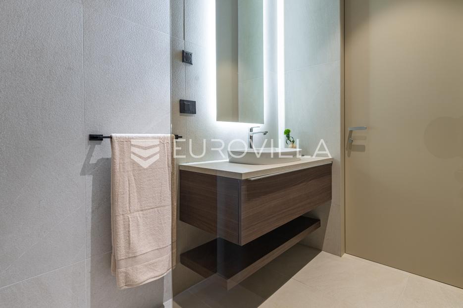 Casa In vendita -  Kaštelir-Labinci