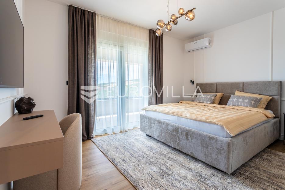 Casa In vendita - Splitsko-dalmatinska Trogir - Okolica