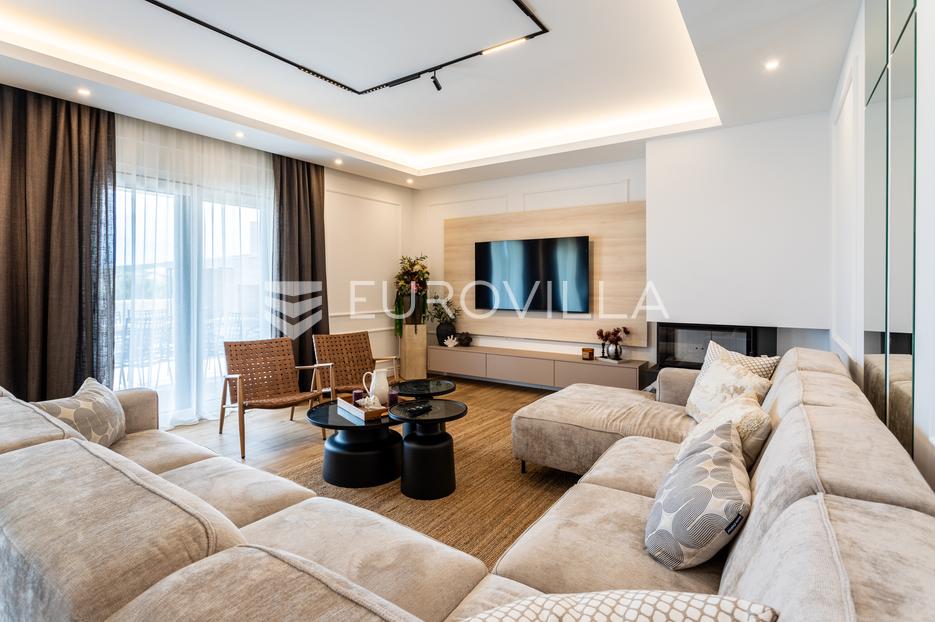 Casa In vendita - Splitsko-dalmatinska Trogir - Okolica