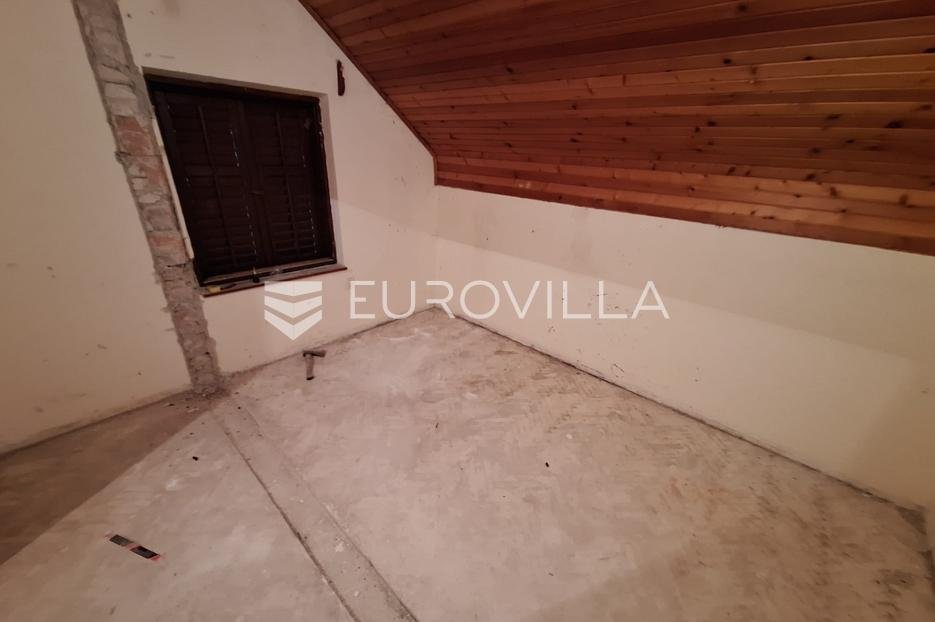 Haus Zu verkaufen - Karlovačka Karlovac - Okolica
