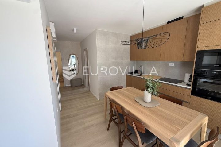 Apartmán Na prenájom - Splitsko-dalmatinska Podstrana - foto 2/12