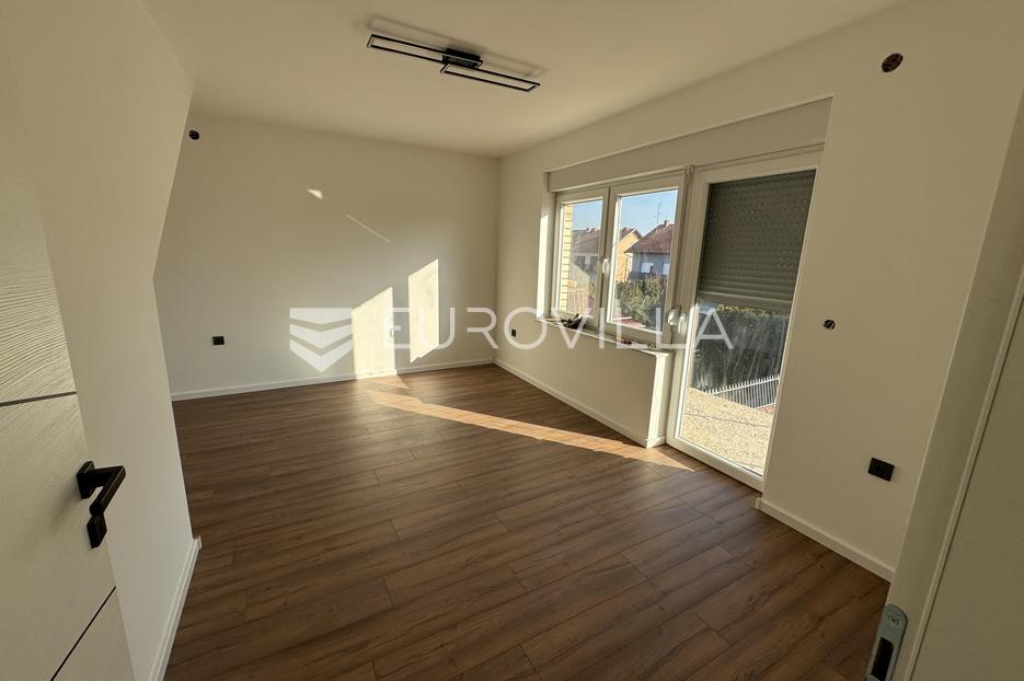 Haus Zu verkaufen -  Slavonski Brod