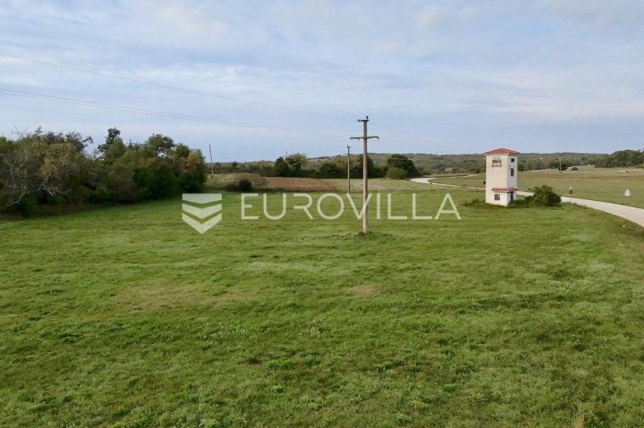 Pozemok na predaj 7136 m² – Grožnjan