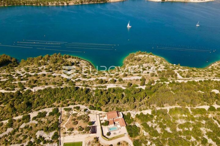 Zemljište na prodaju 20394 m² – Jadrija