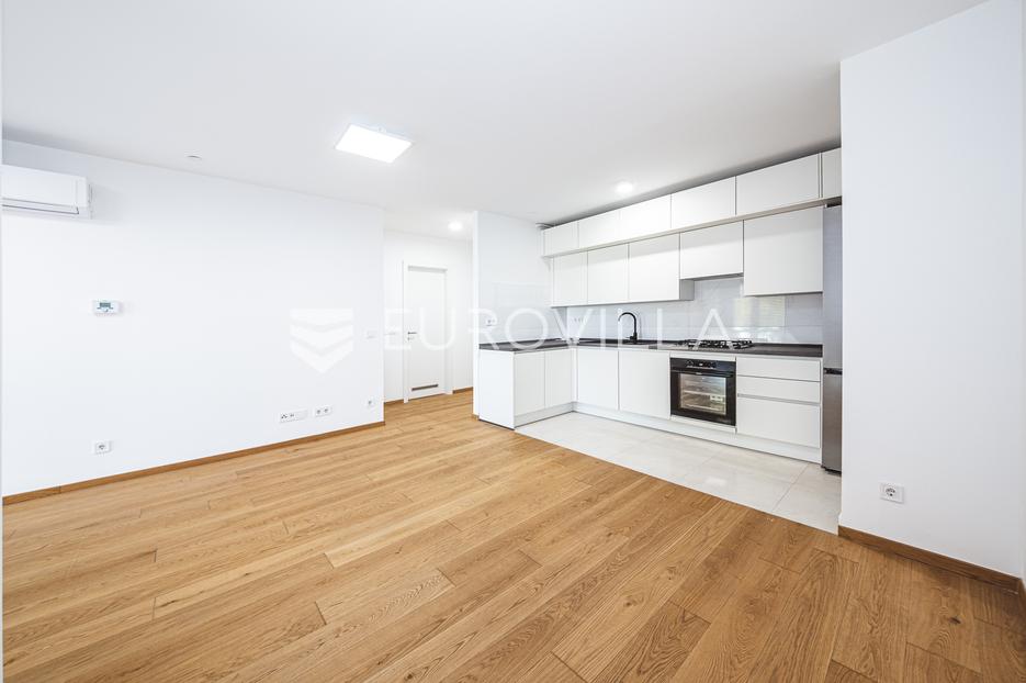 Locaux commerciaux À vendre -  Črnomerec