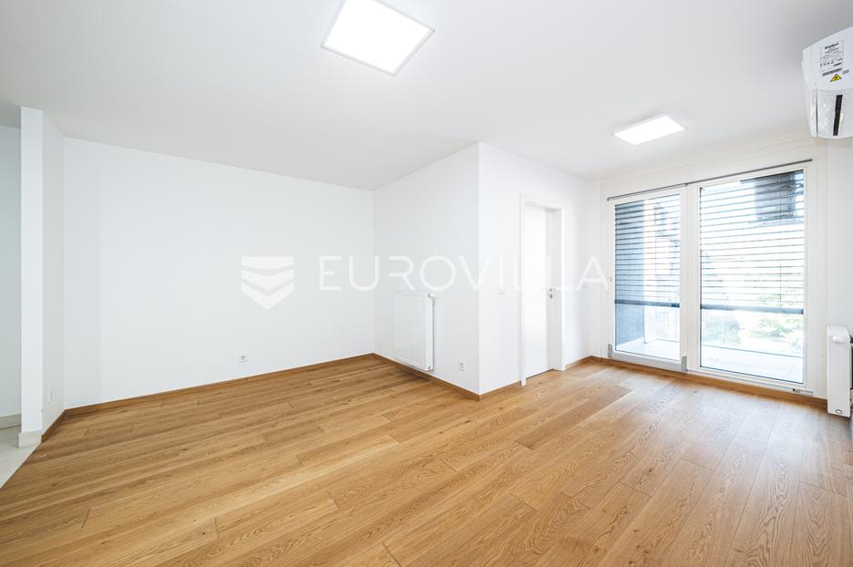 Locaux commerciaux À vendre -  Črnomerec