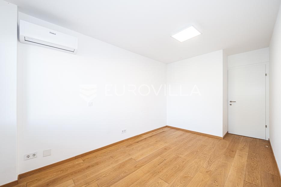 Locaux commerciaux À vendre -  Črnomerec