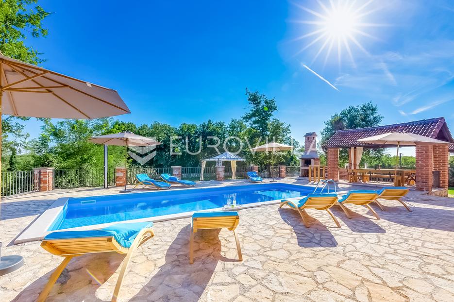 Kuća Na prodaju -  Višnjan