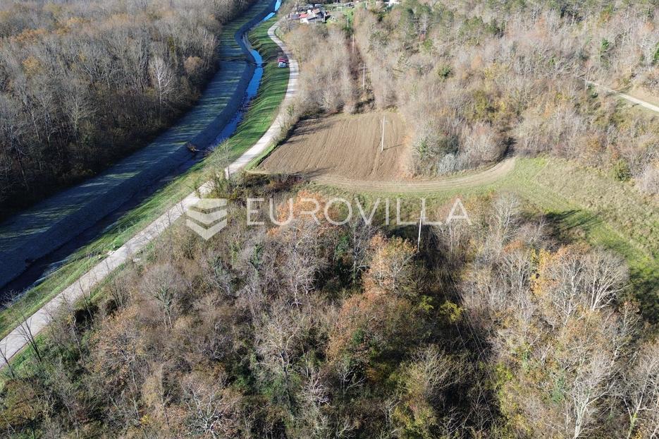 Zemljište Na prodaju -  Oprtalj