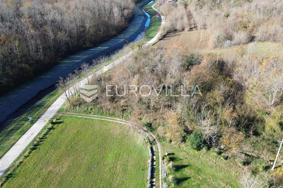 Zemljište Na prodaju -  Oprtalj
