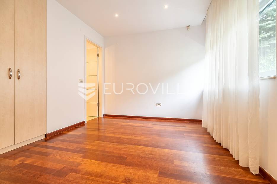 Haus Zu verkaufen -  Podsljeme