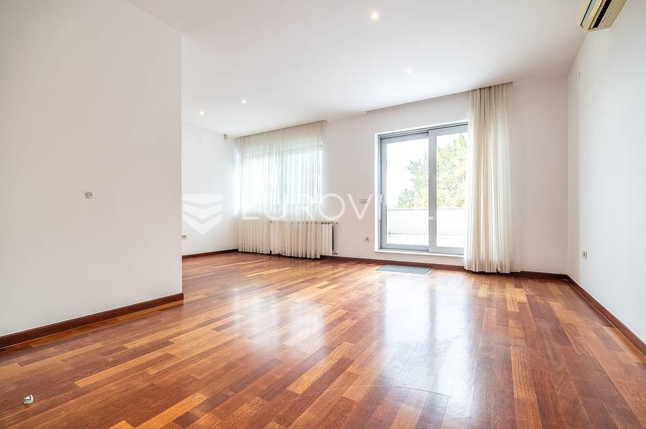 Haus Zu verkaufen -  Podsljeme