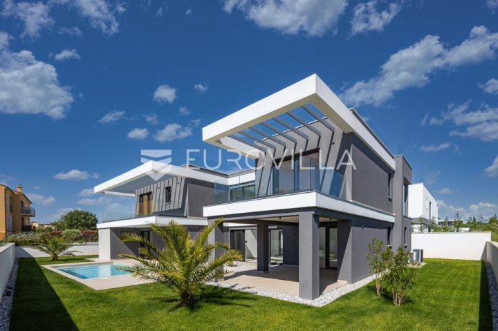 House for sale 417 m² – Pomer