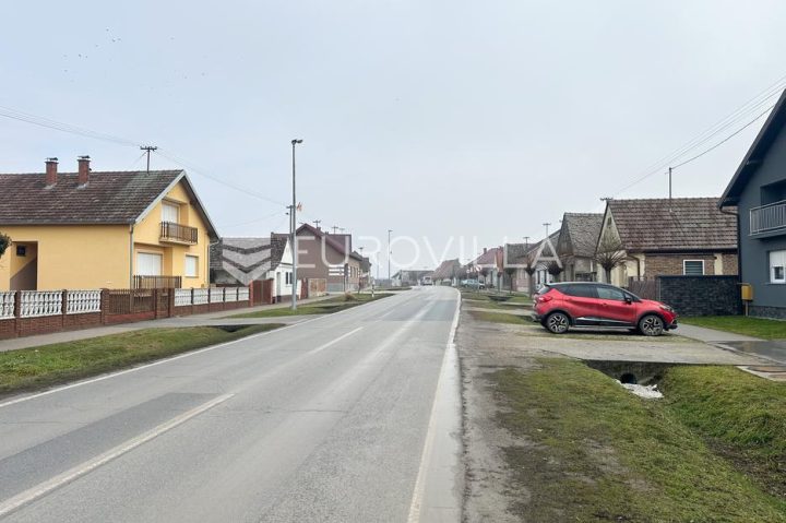 Zemljište na prodaju 2726 m² – Ivankovo
