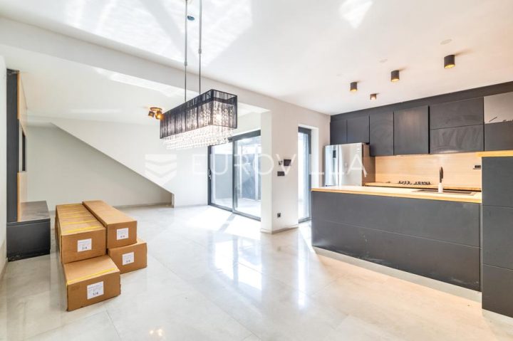 Haus Zu verkaufen - Zagrebačka Samobor - foto 2/9