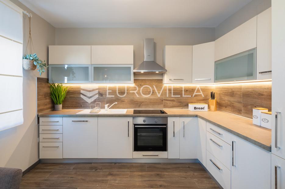 Casa In vendita - Zadarska Pag