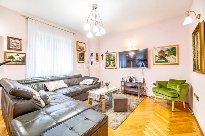Casa in vendita 382 m² – Šestinski Dol