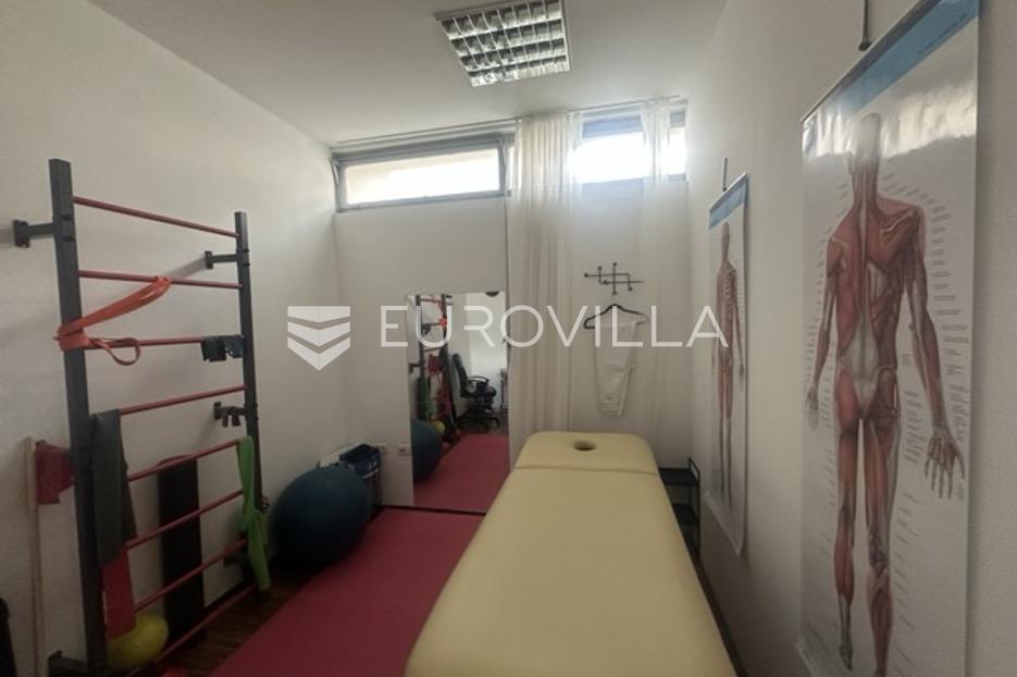 Poslovni prostor Na prodaju -  Pula