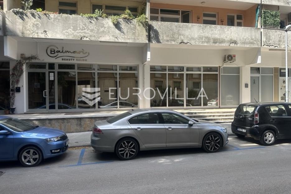 Poslovni prostor Na prodaju -  Pula