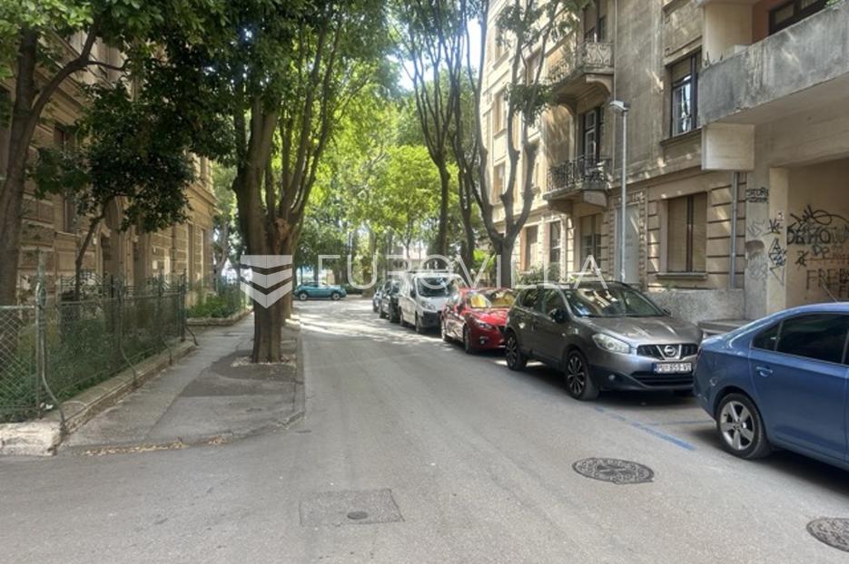 Poslovni prostor Na prodaju -  Pula