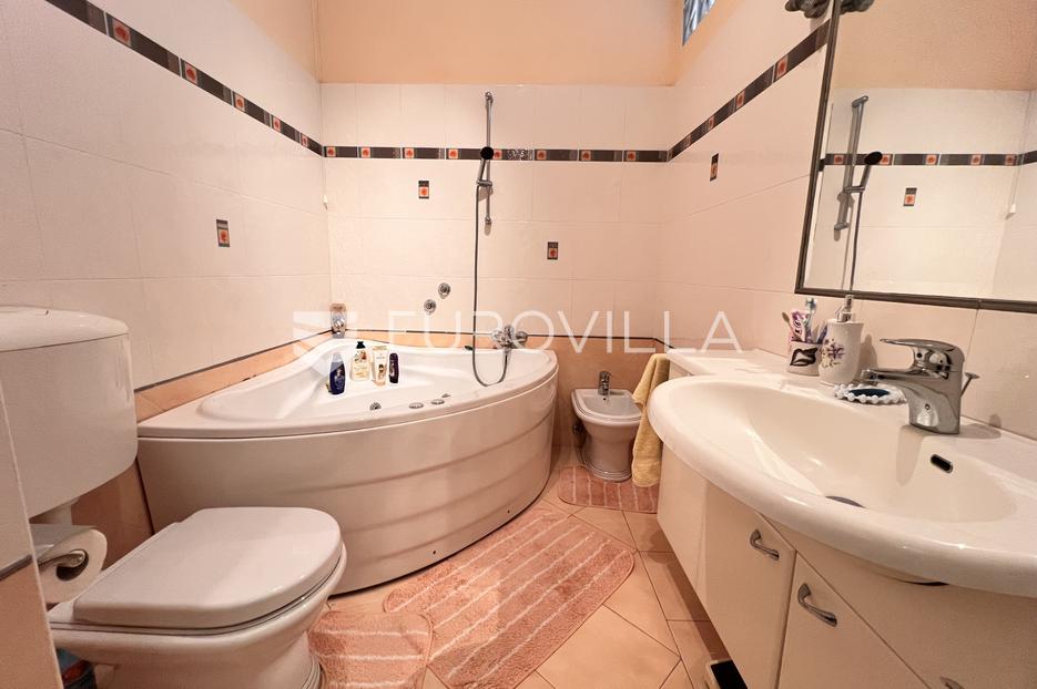 Apartment Zu verkaufen -  Pula