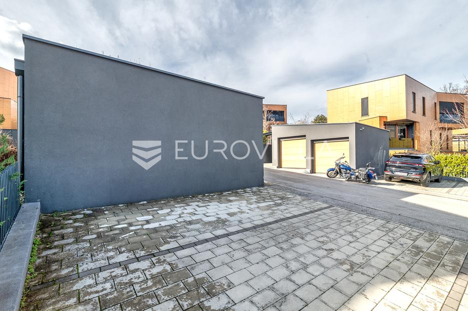 Apartma Naprodaj - Grad Zagreb Maksimir
