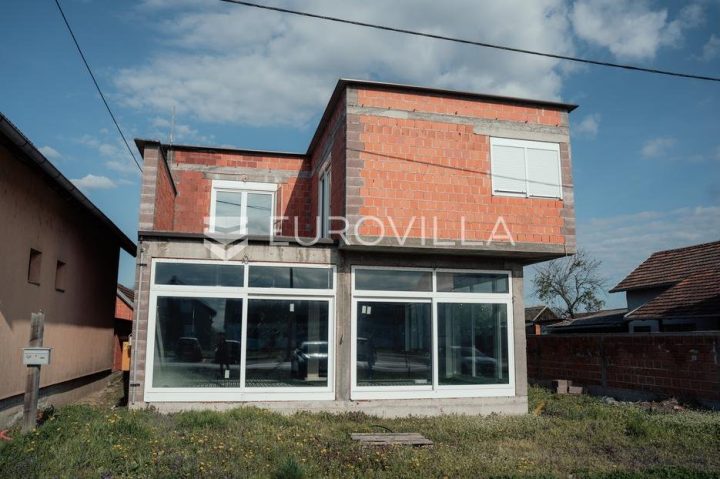 Hiša na predaj 268 m² – Antin